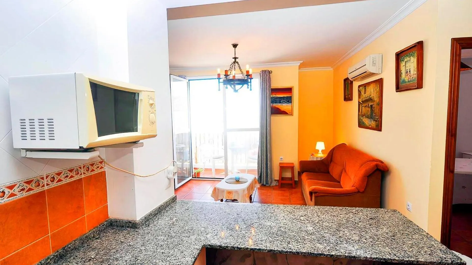 Apartamento Centrico Con Terraza Y Aire Acondicionado Solo Familia Y Pareja Conil De La Frontera Lägenhet